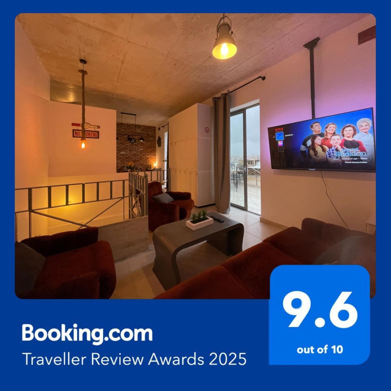 Townhouse, Sleeps 19, Rooftop, Terrace, Prime Spot W Sea & Valletta Views
