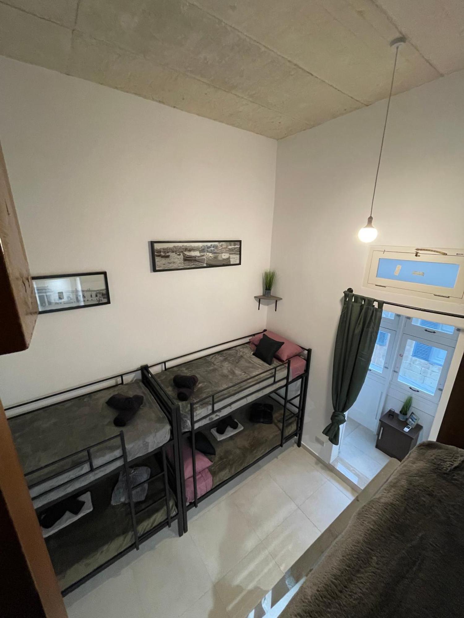 Townhouse, Sleeps 19, Rooftop, Terrace, Prime Spot W Sea & Valletta Views