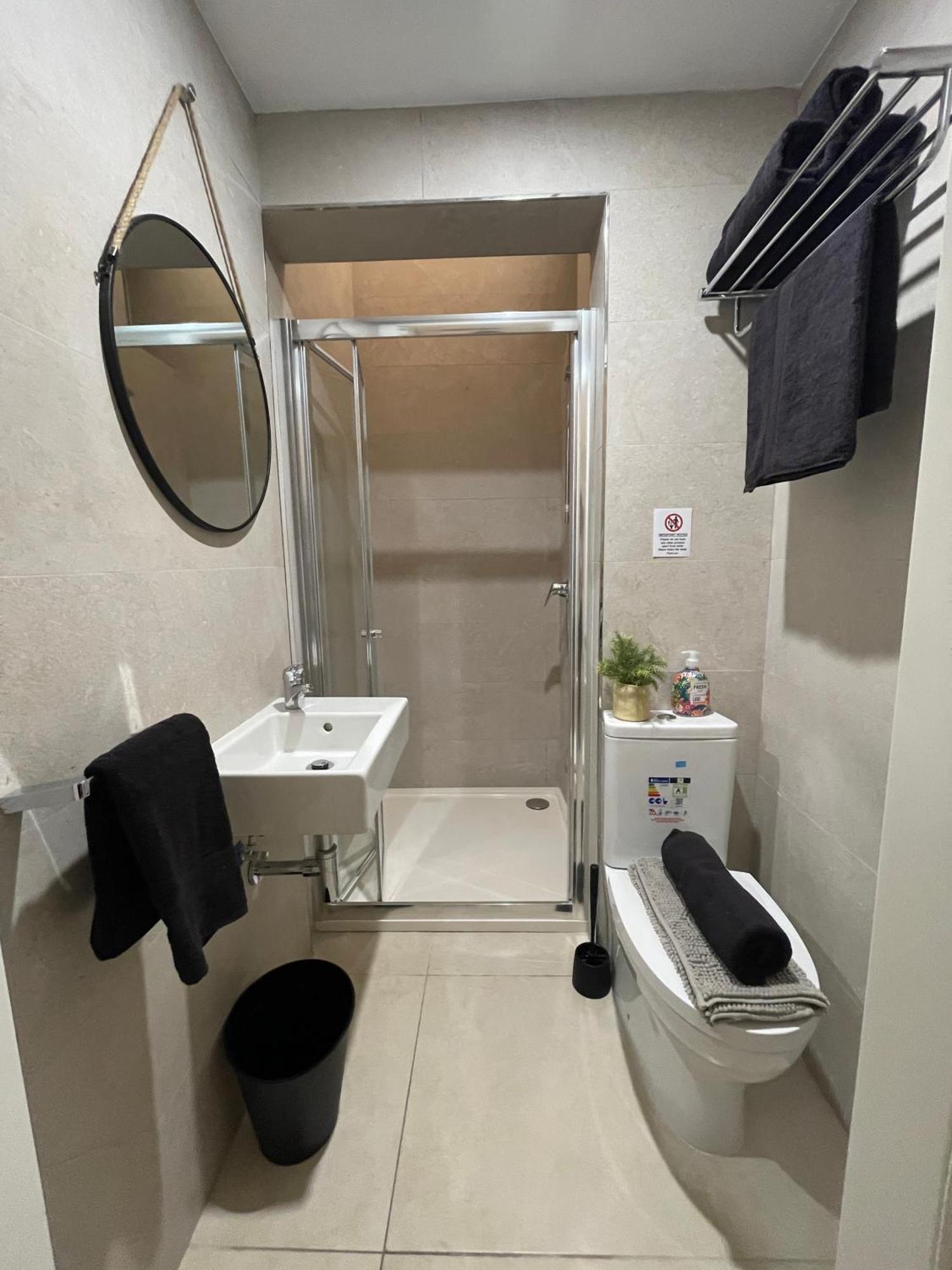 Townhouse, Sleeps 19, Rooftop, Terrace, Prime Spot W Sea & Valletta Views Holiday home