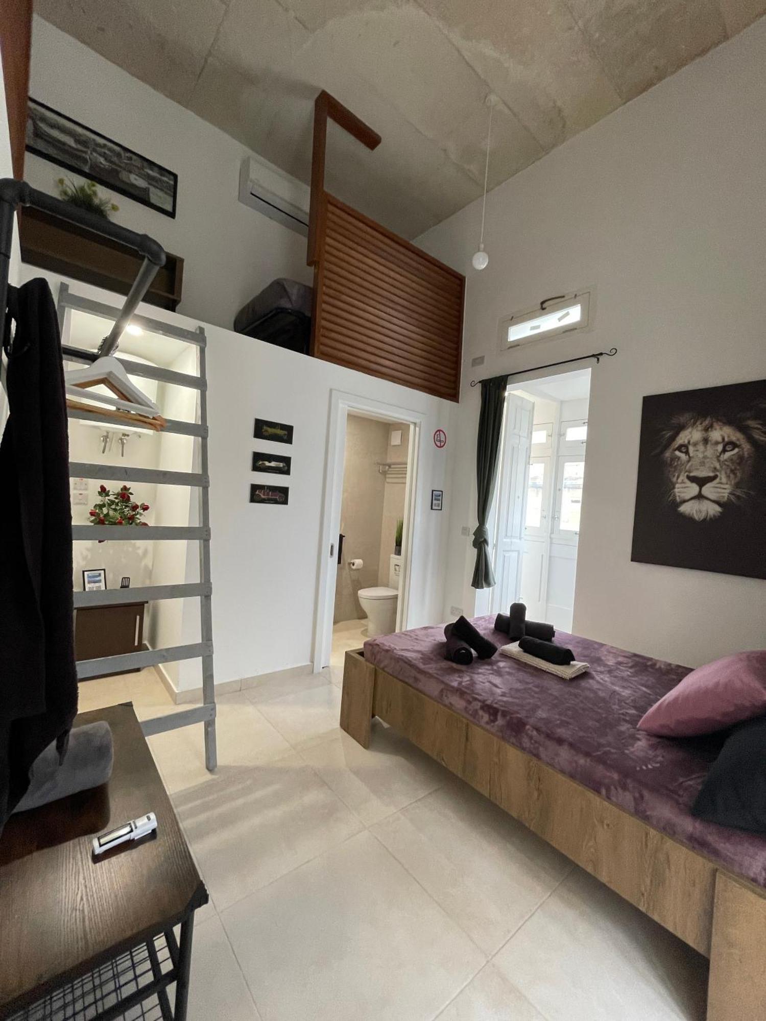 Casa de Férias Townhouse, Sleeps 19, Rooftop, Terrace, Prime Spot W Sea & Valletta Views